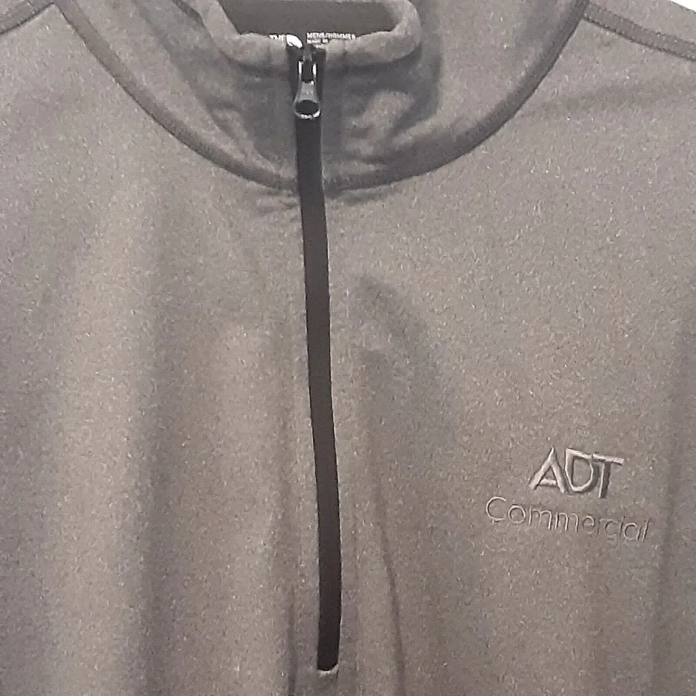 The North Face Adult Mens L Gray 1/4 Zip Long Sleeve Activewear Shirt